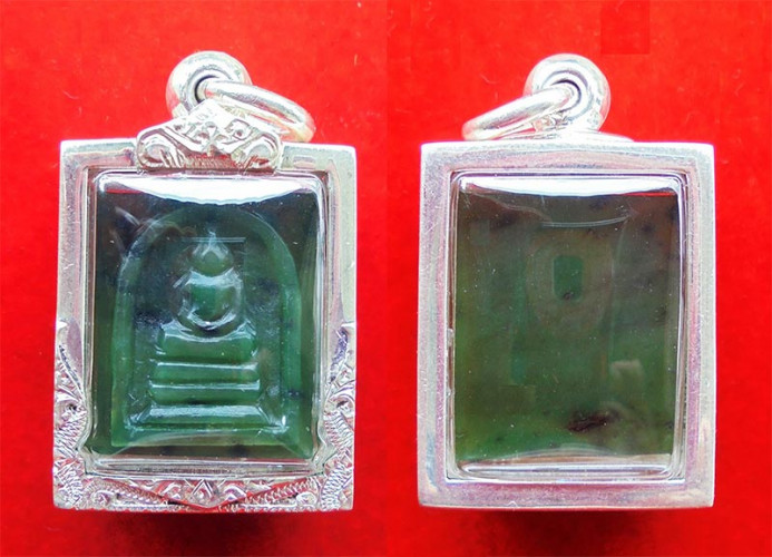 พระหินหยกแกะ พิมพ์พระสมเด็จ วัดธรรมมงคล สร้างโดยพระอาจารย์วิริยังค์ ปี 2536 ตลับเงิน สวยหายาก 3