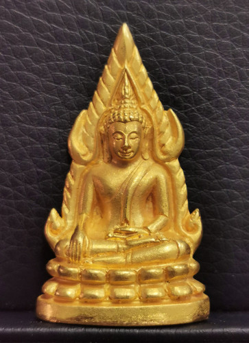 รูปหล่อพระพุทธชินราช รุ่นพ่อ (เสือใหญ่) เนื้อทองคำ หนัก 29.5กรัม วัดพระศรีมหาธาตุ ปี 2550 พิธีใหญ่