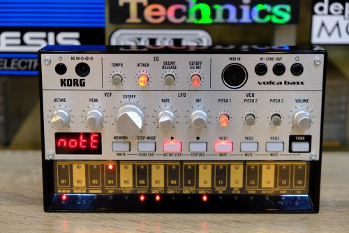KORG Volca BASS ยังใหม่เอี่ยม ริทึ่มเบส ลูปแพทเทิร์น Sync MIDI กับตัวอื่นได้