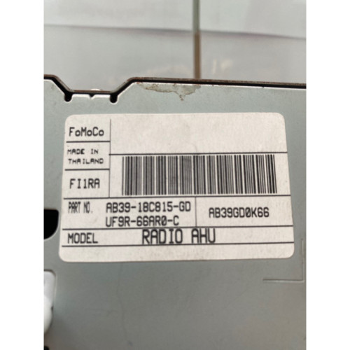 VOLVO S60 V60 2012-2015  เครื่องเล่นวิทยุและ CD 4